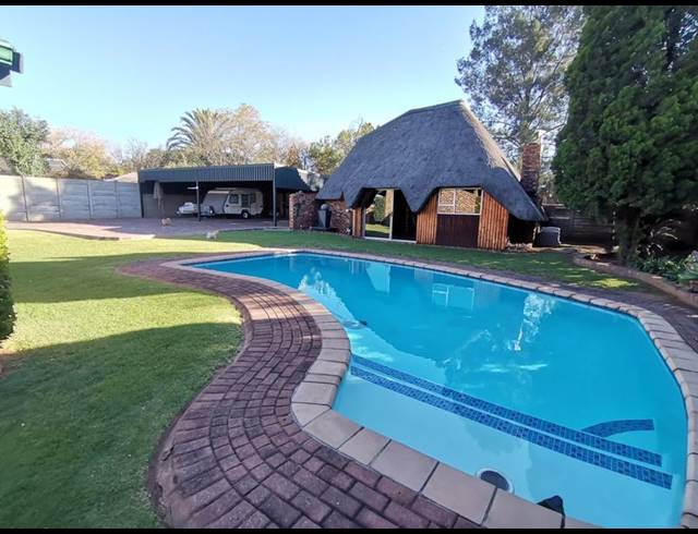 4 BEDROOM HOUSE FOR SALE IN VAALPARK